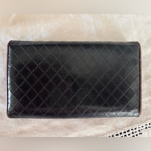 Chanel Coated Caviar Trifold Wallet with Silver Hardware - Picture 2 of 7